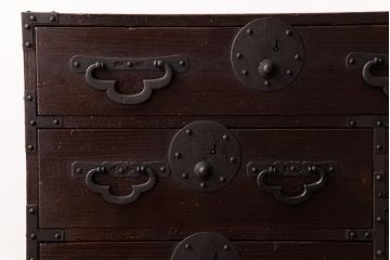 アンティーク家具　和製アンティーク　木瓜型取っ手が目を引く小箪笥(和タンス、引き出し、時代箪笥)