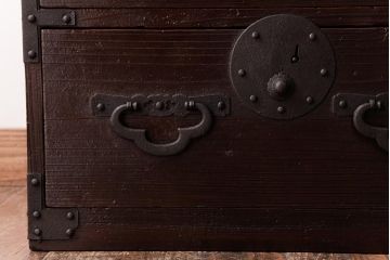 アンティーク家具　和製アンティーク　木瓜型取っ手が目を引く小箪笥(和タンス、引き出し、時代箪笥)