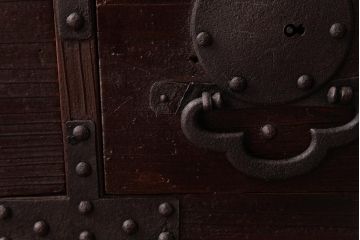 アンティーク家具　和製アンティーク　木瓜型取っ手が目を引く小箪笥(和タンス、引き出し、時代箪笥)