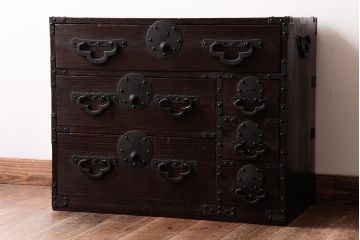 アンティーク家具　和製アンティーク　木瓜型取っ手が目を引く小箪笥(和タンス、引き出し、時代箪笥)