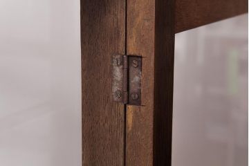 アンティーク家具　和製アンティーク　4面ガラス　上下分かれた扉の縦型ガラスケース(ショーケース、飾り棚、陳列棚)