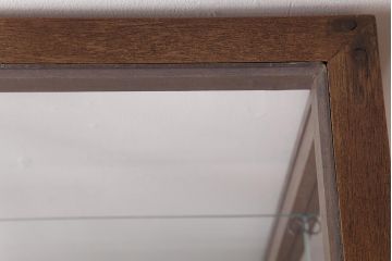 アンティーク家具　和製アンティーク　4面ガラス　上下分かれた扉の縦型ガラスケース(ショーケース、飾り棚、陳列棚)