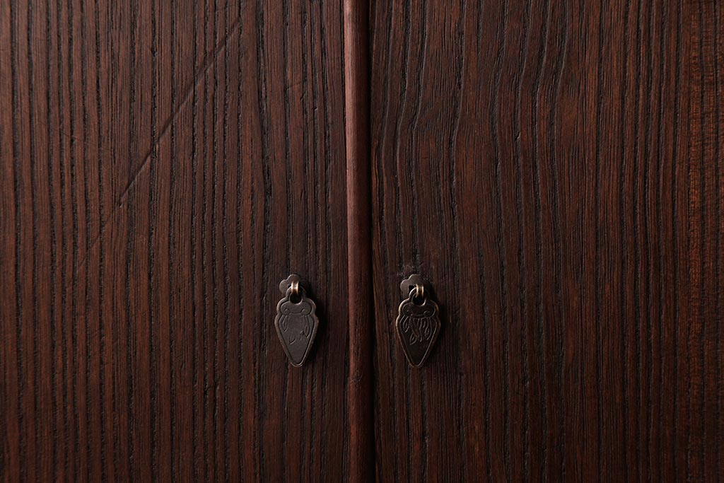 アンティーク家具　和製アンティーク　桐・桑材　上品な雰囲気漂う小振りの収納棚(飾り棚、飾り台、桐箪笥、桐たんす)