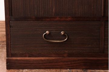 アンティーク家具　和製アンティーク　桐・桑材　上品な雰囲気漂う小振りの収納棚(飾り棚、飾り台、桐箪笥、桐たんす)