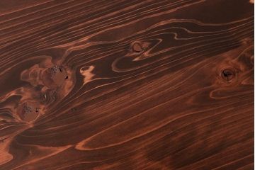 アンティーク家具　昭和期　小さな花柄が施された取っ手が愛らしい脚付箪笥サイドチェスト(リビングボード、衣装箪笥、引き出し)