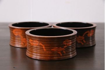 アンティーク雑貨　大正昭和初期　木製漆器　竹をモチーフにした徳利袴3客セット(小物入れ)