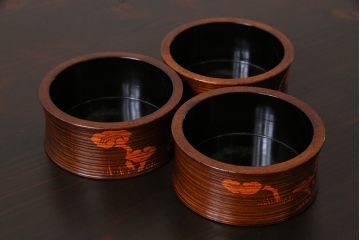 アンティーク雑貨　大正昭和初期　木製漆器　竹をモチーフにした徳利袴3客セット(小物入れ)