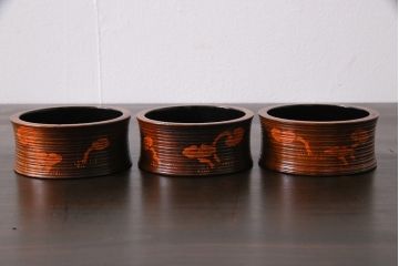アンティーク雑貨　大正昭和初期　木製漆器　竹をモチーフにした徳利袴3客セット(小物入れ)