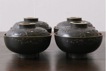 和製アンティーク　鉄錆蒔絵　赤富士の図　和モダンな蓋付椀(漆器)4客セット
