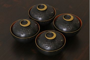 和製アンティーク　鉄錆蒔絵　赤富士の図　和モダンな蓋付椀(漆器)4客セット