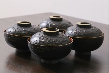 和製アンティーク　鉄錆蒔絵　赤富士の図　和モダンな蓋付椀(漆器)4客セット