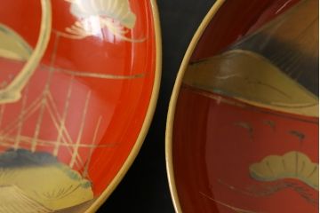 和製アンティーク　鉄錆蒔絵　赤富士の図　和モダンな蓋付椀(漆器)4客セット