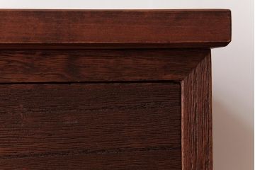 アンティーク家具　昭和期　シンプルな佇まいの脚付箪笥ローボード(ローチェスト、引き出し、時代箪笥)