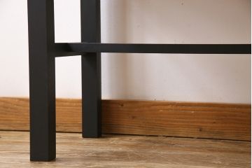 レトロ家具　昭和レトロ　リメイク　すっきりとした佇まいの脚付ガラスケース(ショーケース、陳列棚)(1)