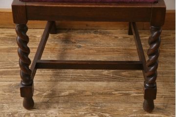 アンティーク家具　イギリスアンティーク　深みのあるオーク材の色味が魅力的なダイニングチェア(ワークチェア、椅子)