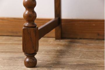 アンティーク家具　イギリスアンティーク　ボビンレッグ　優雅さと格好良さが織り交ざるオーク材製ダイニングチェア(椅子)(2)