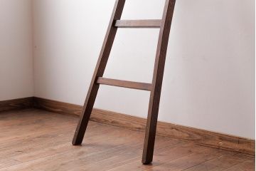 アンティーク雑貨　昭和レトロ　ナラ材　古い木の質感が味わい深いラダー(梯子、はしご)(1)