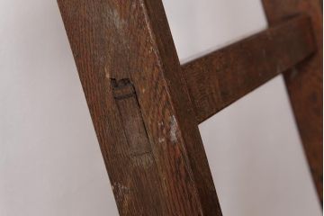 アンティーク雑貨　昭和レトロ　ナラ材　古い木の質感が味わい深いラダー(梯子、はしご)(1)