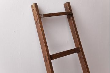 アンティーク雑貨　昭和レトロ　ナラ材　古い木の質感が味わい深いラダー(梯子、はしご)(2)
