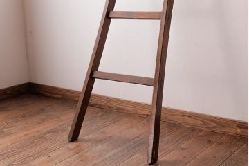 アンティーク雑貨　昭和レトロ　ナラ材　古い木の質感が味わい深いラダー(梯子、はしご)(2)