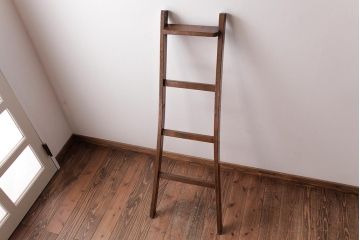 アンティーク雑貨　昭和レトロ　ナラ材　古い木の質感が味わい深いラダー(梯子、はしご)(2)