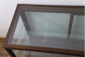 アンティーク家具　昭和初期　味わいのある落ち着いた色味の木枠ガラスケース(ショーケース、飾り棚、陳列棚)