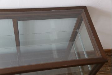 アンティーク家具　昭和初期　味わいのある落ち着いた色味の木枠ガラスケース(ショーケース、飾り棚、陳列棚)