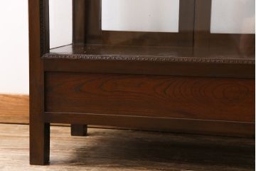 アンティーク家具　和製アンティーク　樺材　大正ロマン香る縦型ガラスケース(ショーケース、キャビネット、収納棚)