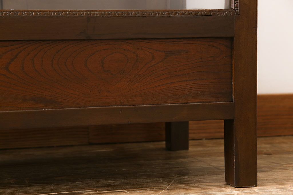 アンティーク家具　和製アンティーク　樺材　大正ロマン香る縦型ガラスケース(ショーケース、キャビネット、収納棚)