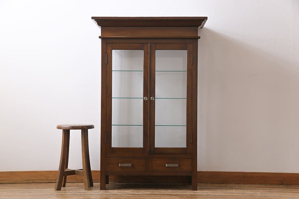 アンティーク家具　和製アンティーク　樺材　大正ロマン香る縦型ガラスケース(ショーケース、キャビネット、収納棚)