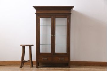 アンティーク家具　和製アンティーク　樺材　大正ロマン香る縦型ガラスケース(ショーケース、キャビネット、収納棚)