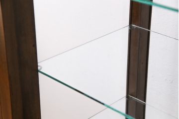 アンティーク家具　和製アンティーク　樺材　大正ロマン香る縦型ガラスケース(ショーケース、キャビネット、収納棚)