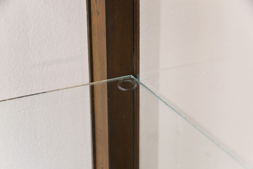 アンティーク家具　和製アンティーク　樺材　大正ロマン香る縦型ガラスケース(ショーケース、キャビネット、収納棚)