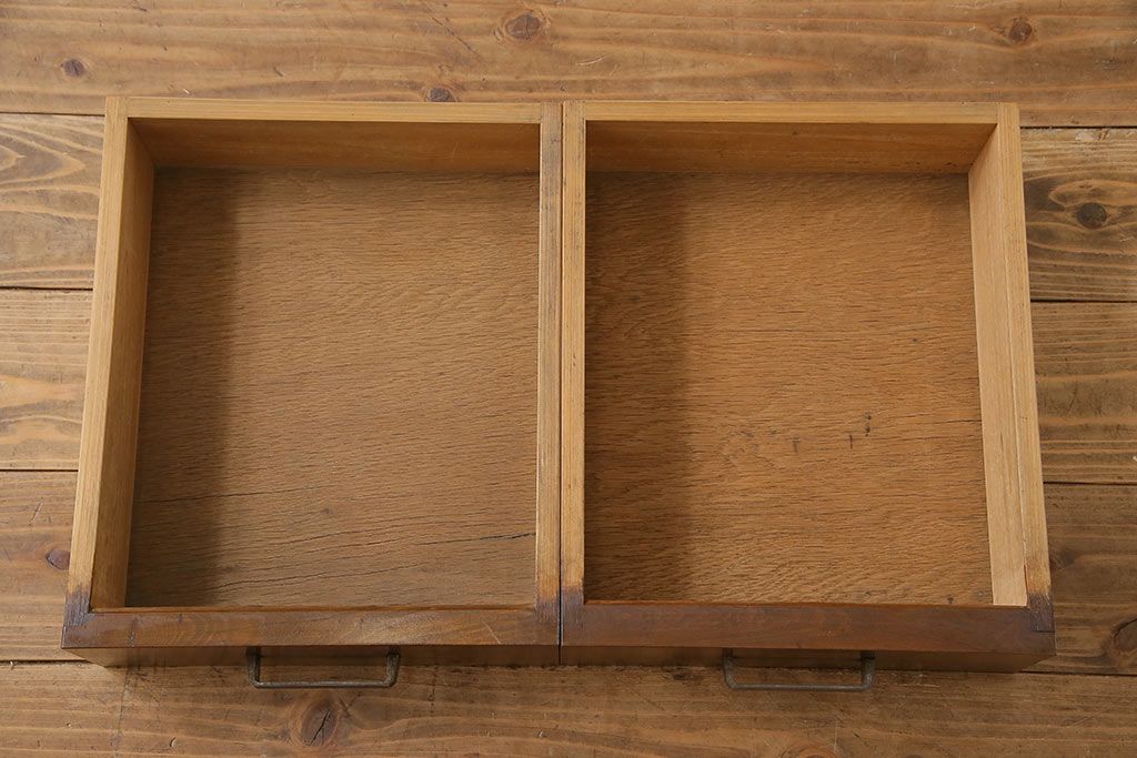 アンティーク家具　和製アンティーク　樺材　大正ロマン香る縦型ガラスケース(ショーケース、キャビネット、収納棚)