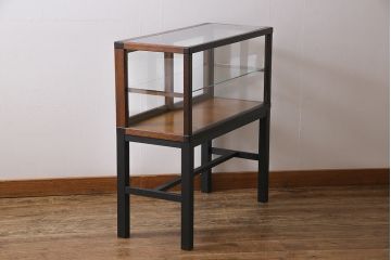 レトロ家具　昭和レトロ　リメイク　すっきりとした佇まいの脚付ガラスケース(ショーケース、陳列棚)(2)