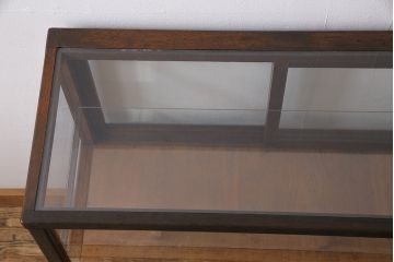 レトロ家具　昭和レトロ　リメイク　すっきりとした佇まいの脚付ガラスケース(ショーケース、陳列棚)(2)