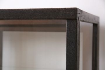 レトロ家具　昭和レトロ　リメイク　すっきりとした佇まいの脚付ガラスケース(ショーケース、陳列棚)(2)