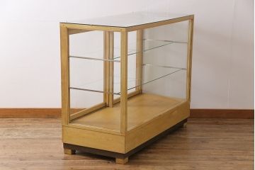 レトロ家具　昭和レトロ　ナラ材　ナチュラルテイストに馴染む明るい色味のガラスケース(ショーケース、飾り棚、陳列棚)