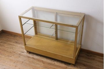 レトロ家具　昭和レトロ　ナラ材　ナチュラルテイストに馴染む明るい色味のガラスケース(ショーケース、飾り棚、陳列棚)