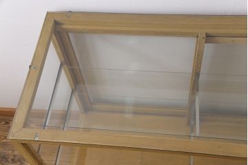レトロ家具　昭和レトロ　ナラ材　ナチュラルテイストに馴染む明るい色味のガラスケース(ショーケース、飾り棚、陳列棚)