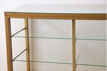 レトロ家具　昭和レトロ　ナラ材　ナチュラルテイストに馴染む明るい色味のガラスケース(ショーケース、飾り棚、陳列棚)