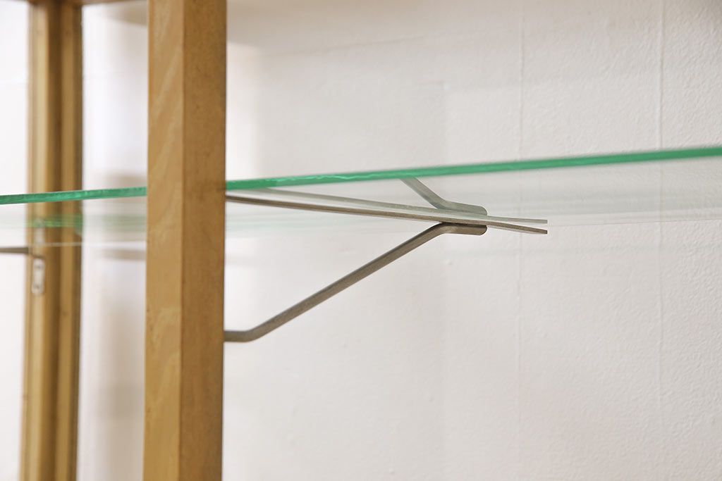 レトロ家具　昭和レトロ　ナラ材　ナチュラルテイストに馴染む明るい色味のガラスケース(ショーケース、飾り棚、陳列棚)