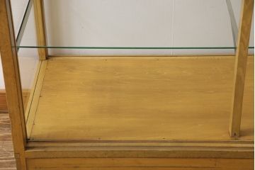 レトロ家具　昭和レトロ　ナラ材　ナチュラルテイストに馴染む明るい色味のガラスケース(ショーケース、飾り棚、陳列棚)