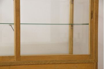 レトロ家具　昭和レトロ　ナラ材　ナチュラルテイストに馴染む明るい色味のガラスケース(ショーケース、飾り棚、陳列棚)