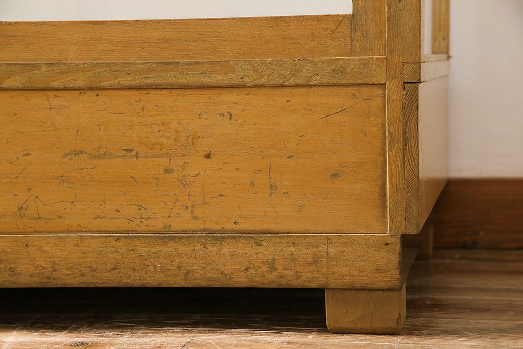 レトロ家具　昭和レトロ　ナラ材　ナチュラルテイストに馴染む明るい色味のガラスケース(ショーケース、飾り棚、陳列棚)