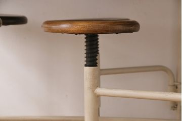 ラフジュ工房オリジナル 8脚格納スツール付きテーブル(ペイント作業台、机)(1)