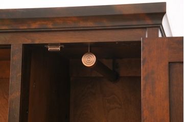 中古　北海道民芸家具　OM175　シックなデザインの玄関棚(サイドボード、下駄箱、戸棚)(定価約27万円)