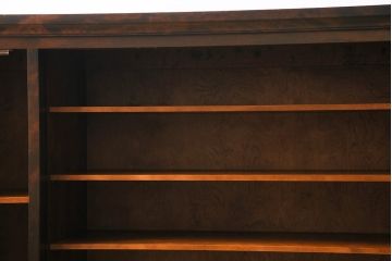 中古　北海道民芸家具　OM175　シックなデザインの玄関棚(サイドボード、下駄箱、戸棚)(定価約27万円)