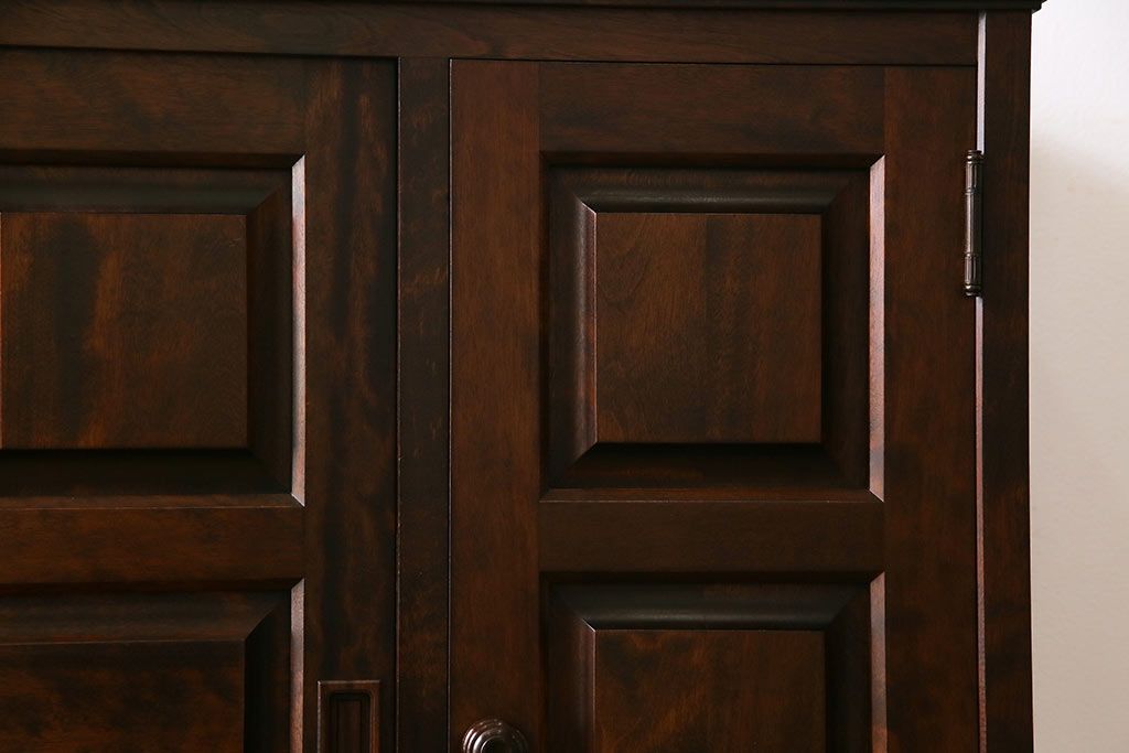 中古　北海道民芸家具　OM175　シックなデザインの玄関棚(サイドボード、下駄箱、戸棚)(定価約27万円)