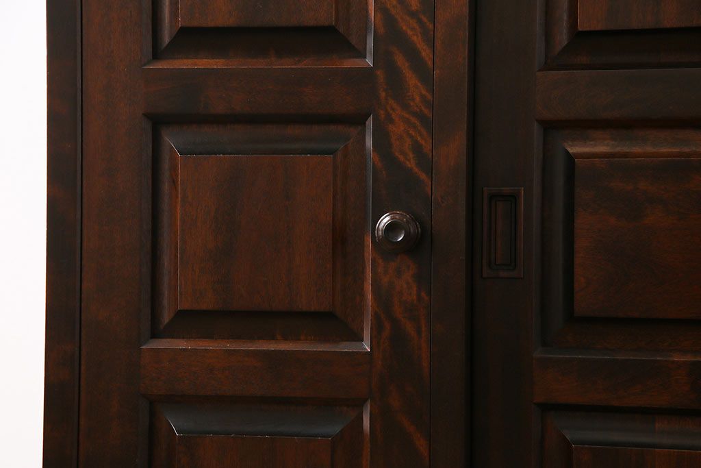 中古　北海道民芸家具　OM175　シックなデザインの玄関棚(サイドボード、下駄箱、戸棚)(定価約27万円)